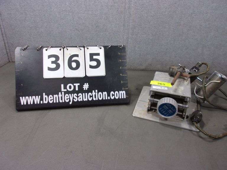 CENCO LAB SCISSOR JACK Bentley & Associates, LLC