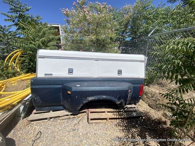 FORD DUALLY TRUCK BED W/ ADMIRAL ALUMINUM CAMPER SHELL Bentley