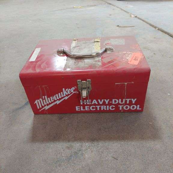 RED MILWAUKEE TOOL BOX W/ MILWAUKEE POWER DRILL Bentley & Associates, LLC
