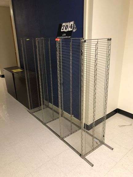 METRO RACK - MISSING 2 LEGS - Bentley & Associates, LLC