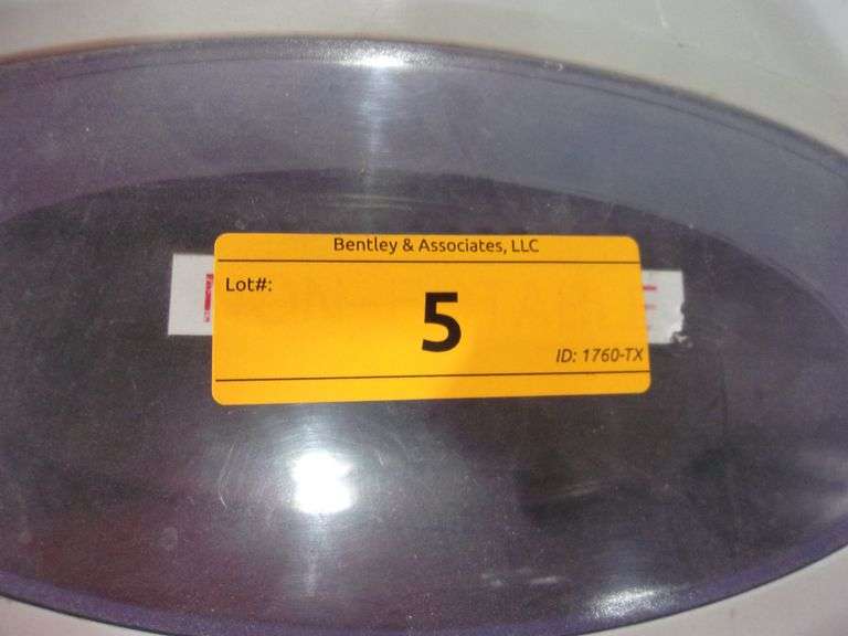 DANBY DESIGNS ICENEASY ICE MAKER MODEL DIM1524W Bentley