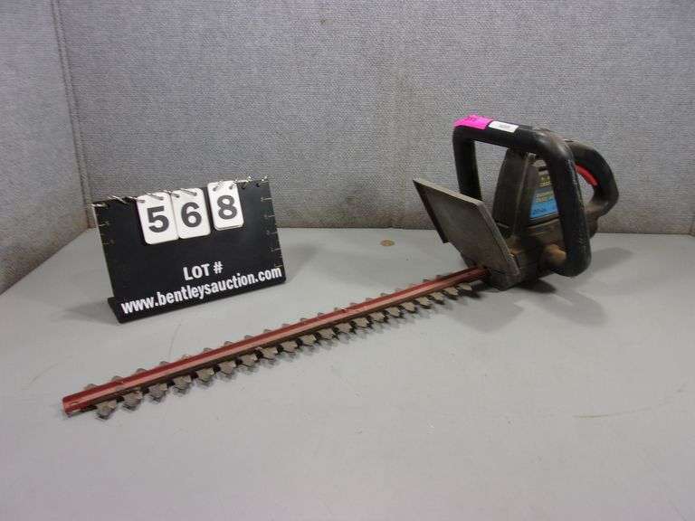 CRAFTSMAN BUSHWACKER 20" ELECTRIC HEDGE TRIMMER Bentley & Associates, LLC