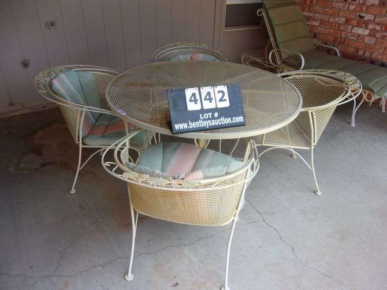 HEAVY EXPANDED METAL FLORAL PATTERN PATIO SET (5X MONEY