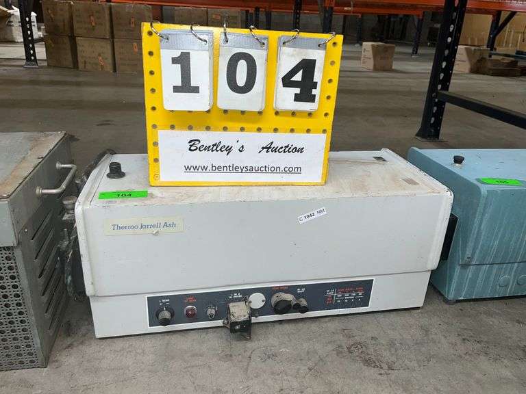 THERMO JARRELL ASH 12613600 MONOCHROMATOR/SPECTROGRAPH Bentley