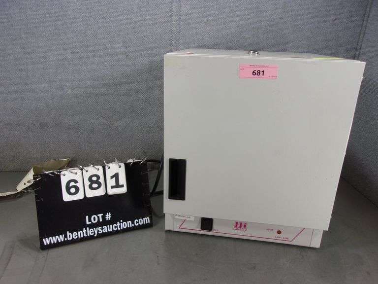LABLINE INSTRUMENTS MODEL 120 COUNTER TOP OVEN/INCUBATOR S/N 0802