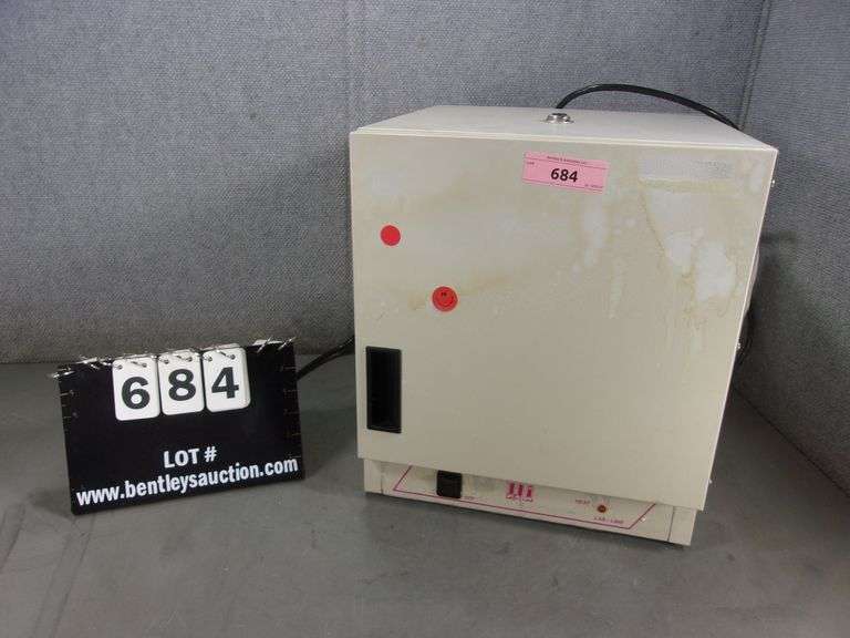 LABLINE INSTRUMENTS MODEL 120 COUNTER TOP OVEN/INCUBATOR S/N 0602