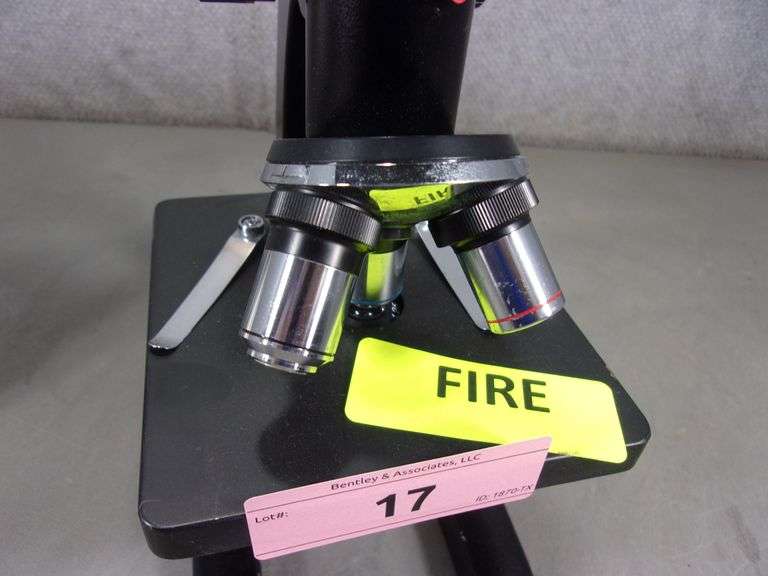 BOREAL NO. 850272 3 OBJECTIVE MICROSCOPE (FIRE LABEL) Bentley