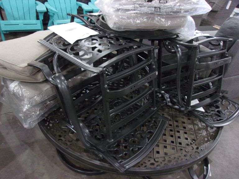 MEMBERS MARK HASTINGS 8 PIECE REGULAR DINING SET BLACK & TAN CUSHIONS