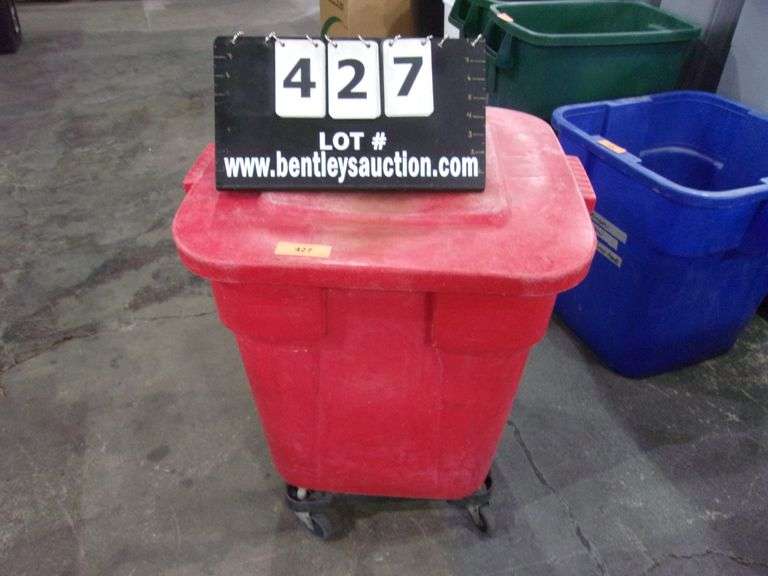 RUBBERMAID 30GALLON TRASH BIN W/ ROLLER & LID RED Bentley