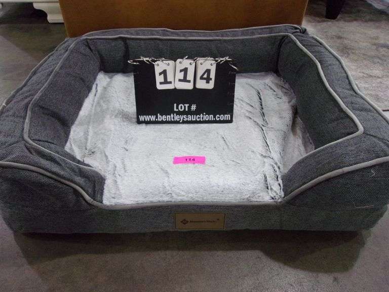 MEMBERS MARK FUZZY LIGHT & DARK GRAY DOG BED Bentley & Associates, LLC