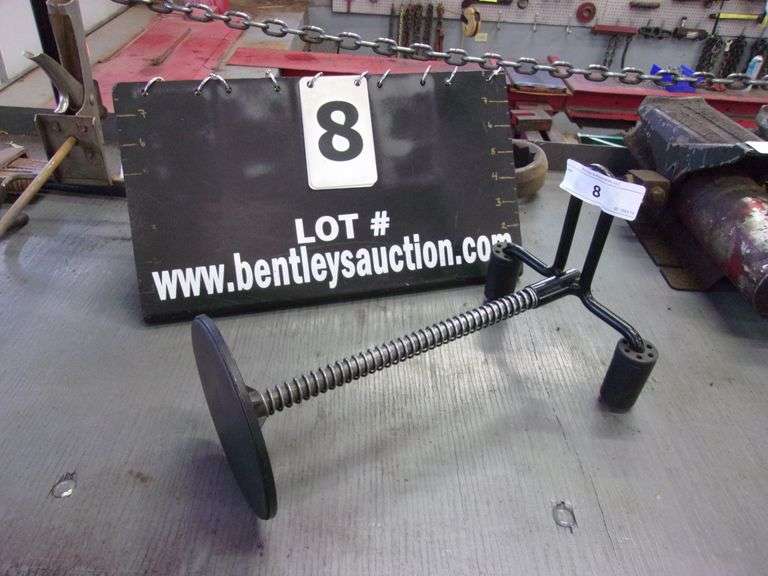HUNTER STEERING WHEEL HOLDER Bentley & Associates, LLC