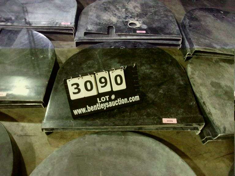 LOT (3) RUBBERMAID TUB LIDS Bentley & Associates, LLC