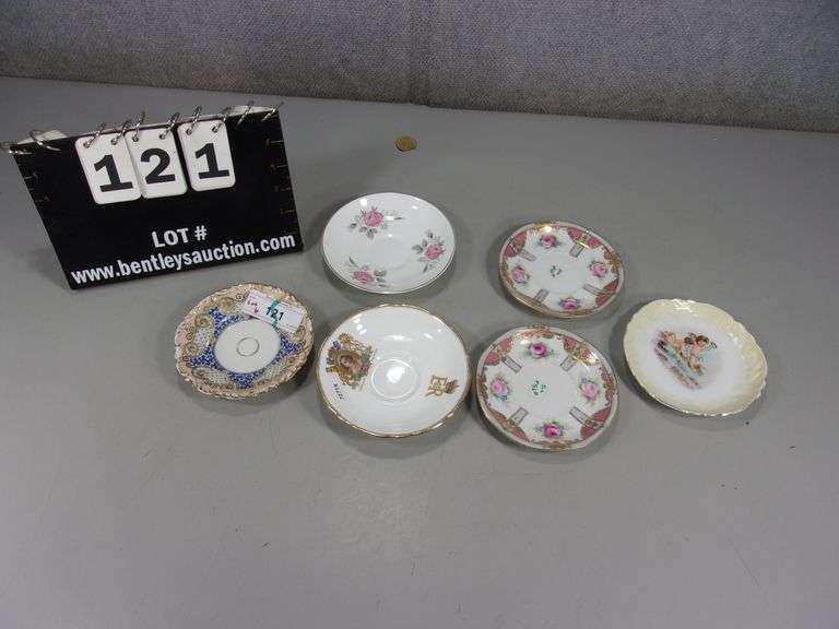 LOT (6) SMALL ASSORTED DECORATIVE CERAMIC PLATES Bentley