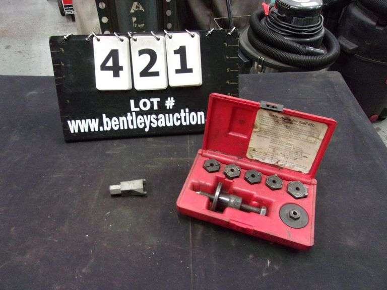 RED BOX BRAKE CALIPER KNUCKLE TOOL AND ADAPTERS Bentley & Associates