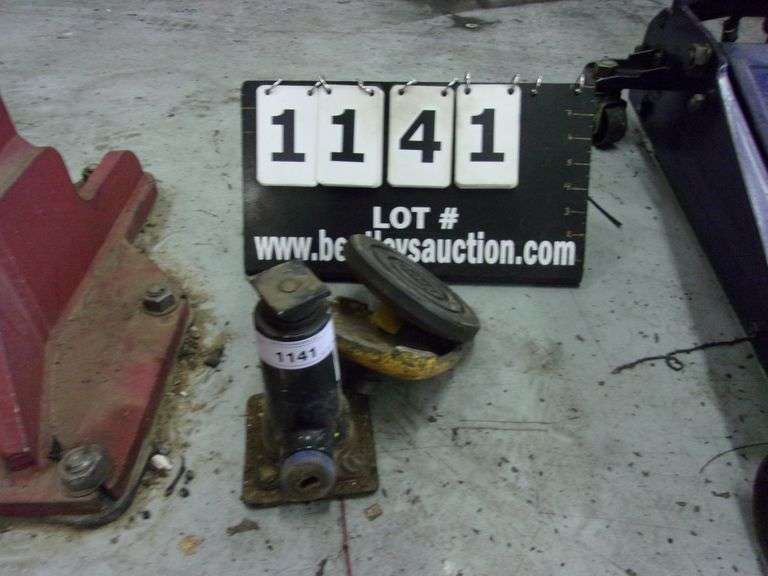 AUTOMOTIVE SCREW JACK CAR JACK Bentley & Associates, LLC