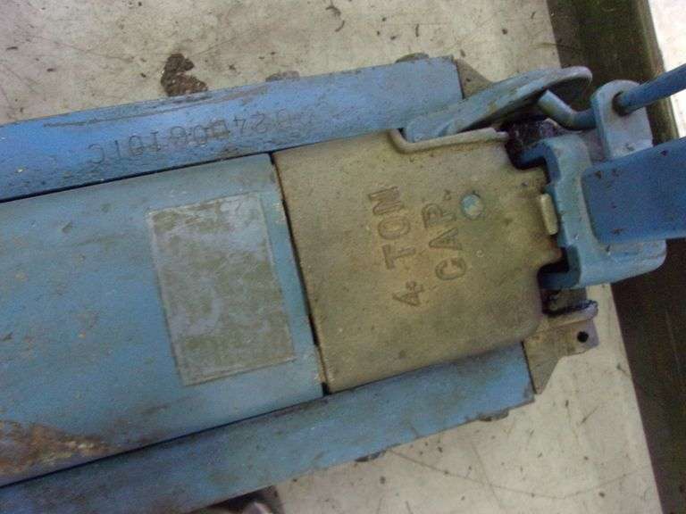 OTC 4TON FLOOR JACK Bentley & Associates, LLC