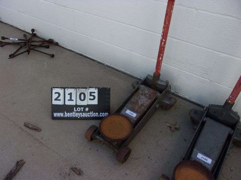 GREY 3TON HYDRAULIC FLOOR JACK PARTS UNIT Bentley & Associates, LLC