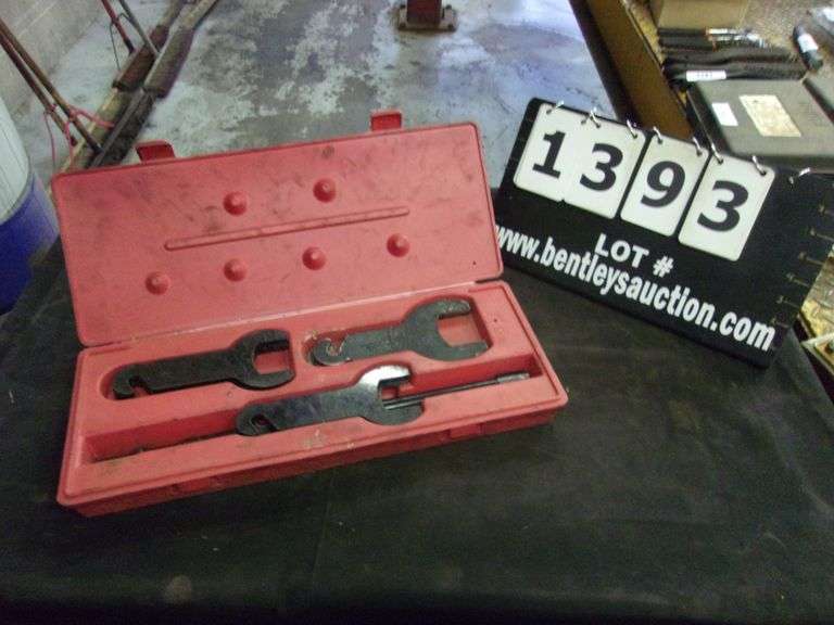 PNEUMATIC FAN CLUTCH WRENCH SET Bentley & Associates, LLC