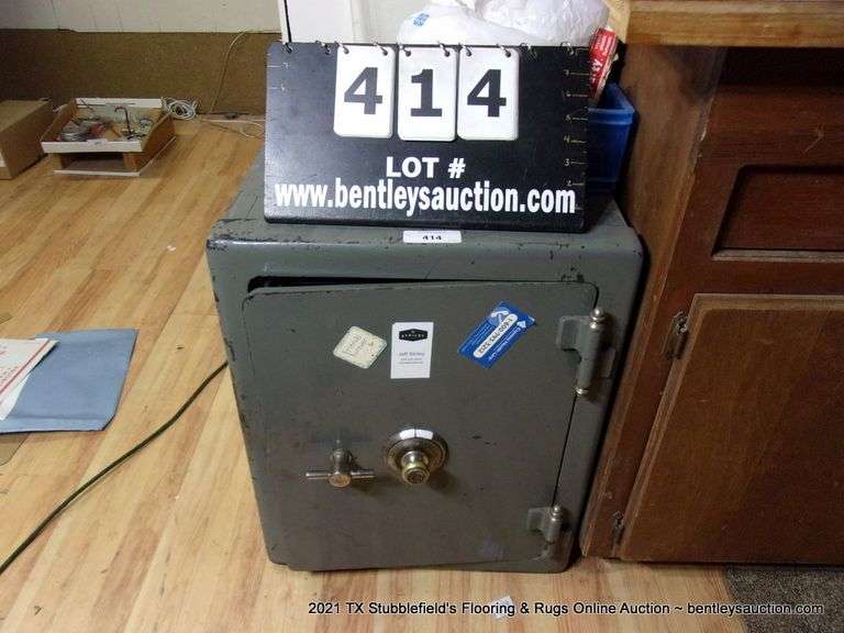 ANTIQUE YALE HEAVY SINGLE DOOR MONEY SAFE SMALL NO COMBO LOCKED