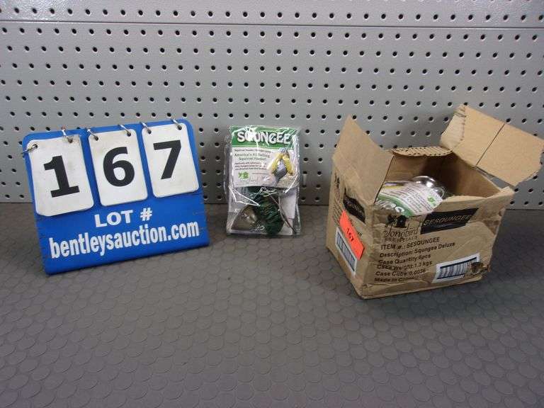 LOT (6) SONGBIRD ESSENTIALS DELUXE SQUARE SQUIRREL FEEDER/BUNGEE