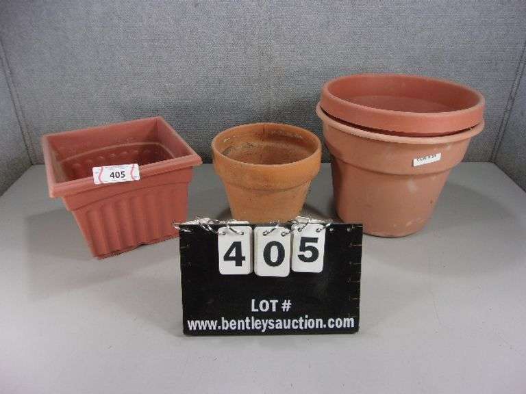 LOT 4 PLASTIC TERRACOTTA COLOR POTS Bentley & Associates, LLC