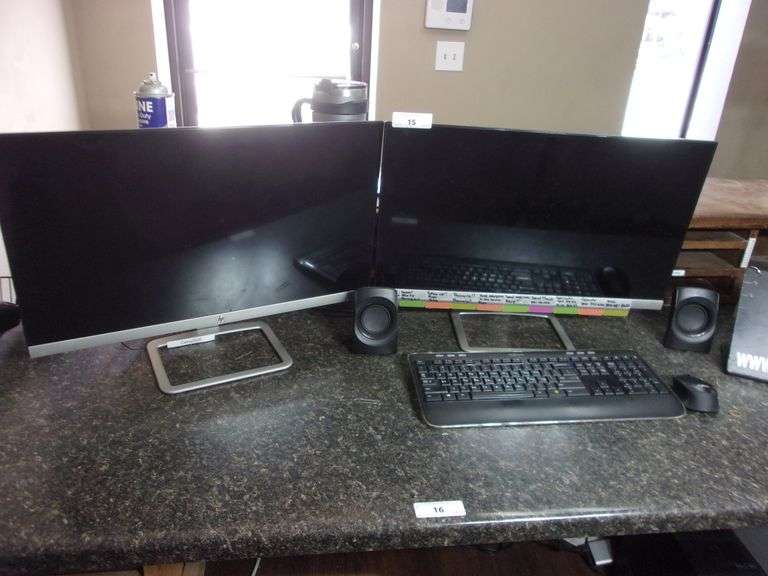 HP MONITOR, MODEL 25ES W/ STAND COMPUTER AND OTHER MONITOR REMOVED