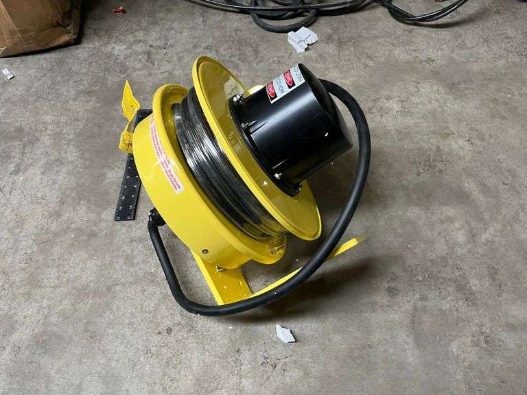 K&H INDUSTRIES RTFD3LWWB10G RETRACTABLE CORD REEL Bentley