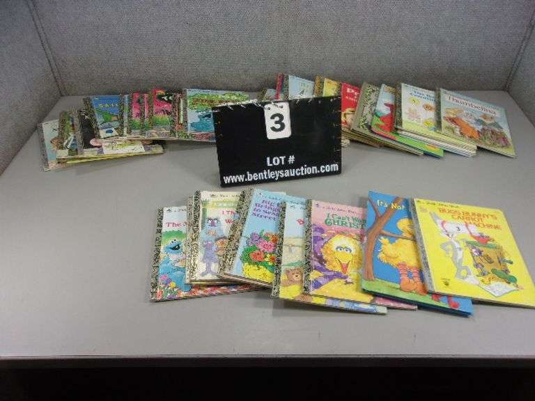 STACK OF CHILDREN'S BOOKS BUGS BUNNY, BIG BIRD Bentley & Associates