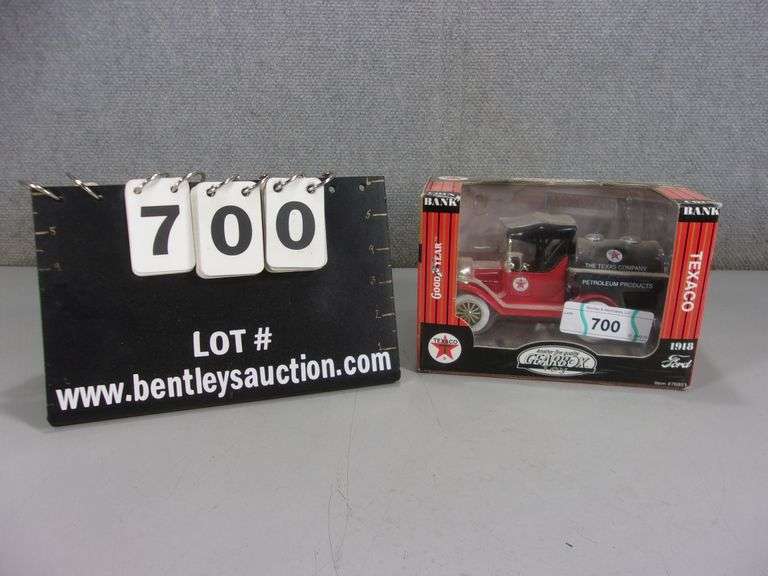 GEARBOX 1918 FORD TEXACO COIN BANK Bentley & Associates, LLC