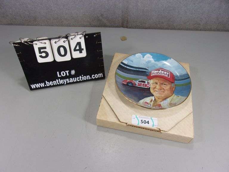 MEMORY LANE COLLECTIBLES CALE YARBOROUGH PLATE (415 OF 25,000