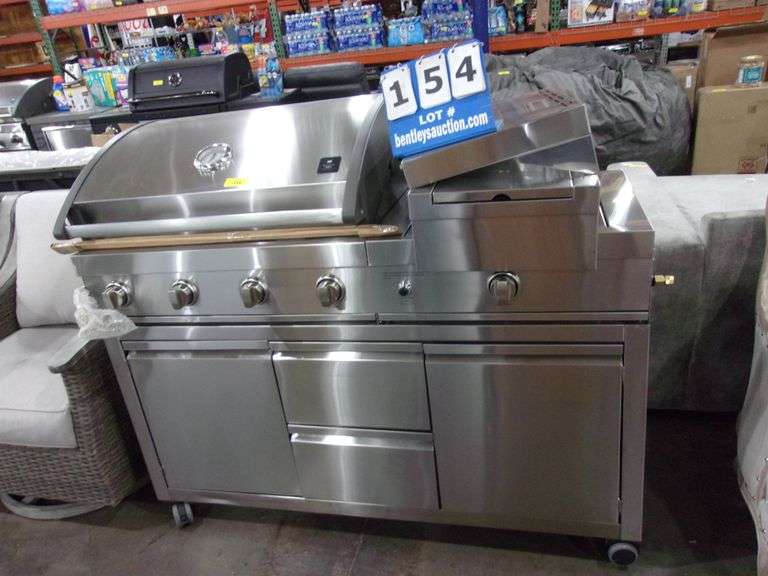 MEMBER'S MARK 4BURNER GRILL W/ GRIDDLE Bentley & Associates, LLC