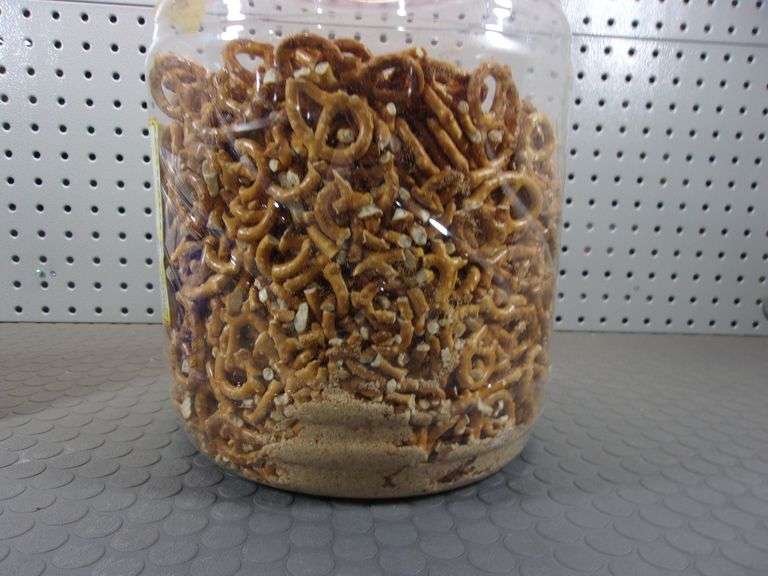 UTZ LARGE PLASTIC JAR OF PRETZELS Bentley & Associates, LLC