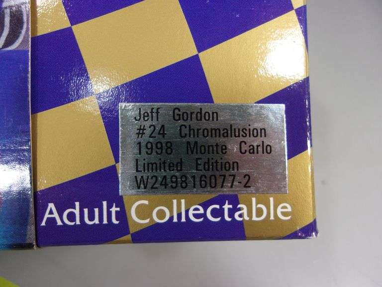 ACTION 24 JEFF GORDON DUPONT CHROMALUSION 1/24 DIECAST LIMITED EDITION Bentley & Associates