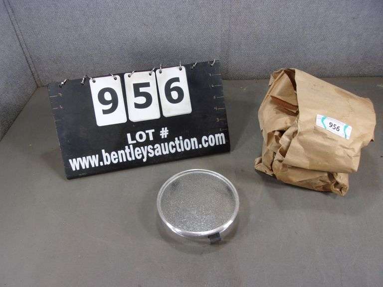 LOT (4) LIGHT FIXTURE LENSES Bentley & Associates, LLC