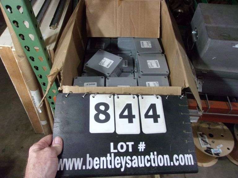 BOX 3" X 4" HAMMOND MANUFACTURING FIBERGLASS ENCLOSURE Bentley