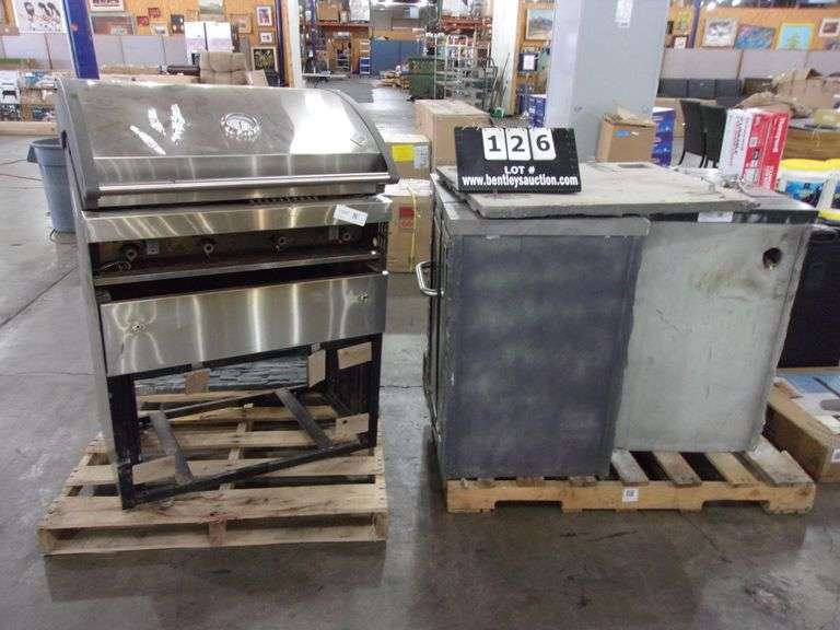 MEMBER'S MARK 4 BURNER GAS GRILL DAMAGED Bentley & Associates, LLC