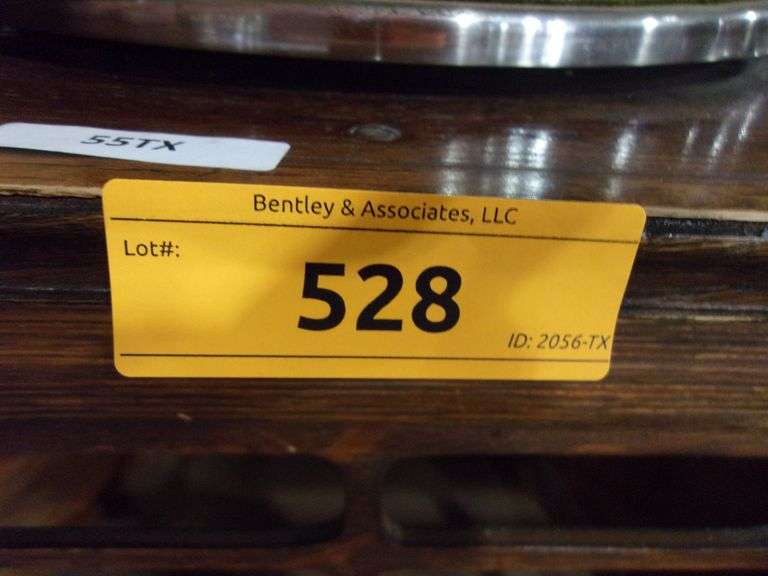 SILVERSTONE TIGER OAK CASED PHONOGRAPH RECORD PLAYER Bentley