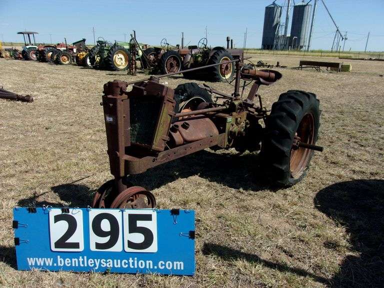 1940 JOHN DEERE MODEL H TRICYCLE TRACTOR, S/N 12133 Bentley