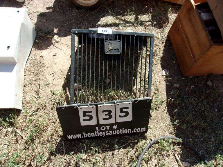 John Deere 200 210 212 214 216 Grille AM37252