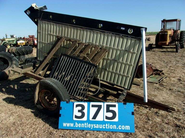 WAYNE INDUSTRIES LIGHTED ARROW SIGN BOARD TRAILER Bentley