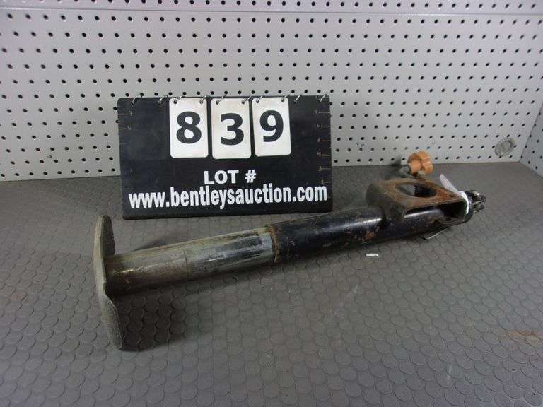 METAL TRAILER STAND/FOOT Bentley & Associates, LLC