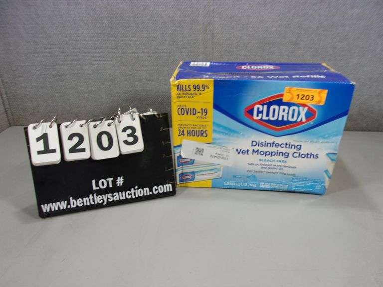 CLOROX DISINFECTING WET MOPPING CLOTHS, 2 X 28 PACKS Bentley