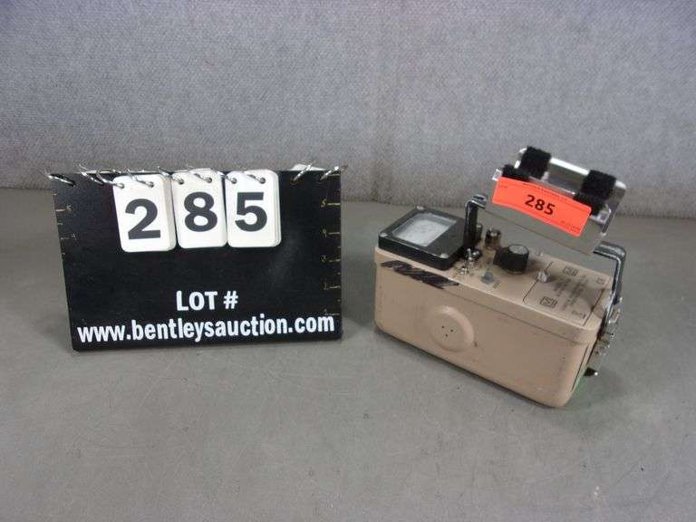 LUDLUM MEASUREMENTS MODEL 3 SURVEY METER GEIGER COUNTER Bentley