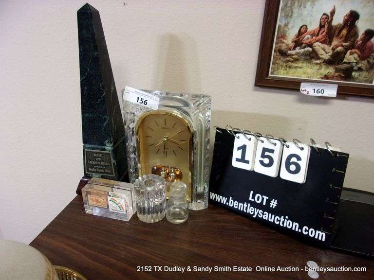 SEIKO DESK CLOCK, "BIAHI 1977 LEGENDS AWARD", 2 CLEAR DESK DÉCOR, ETC