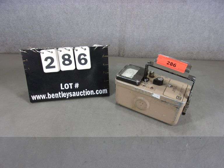 LUDLUM MEASUREMENTS MODEL 3 SURVEY METER GEIGER COUNTER Bentley