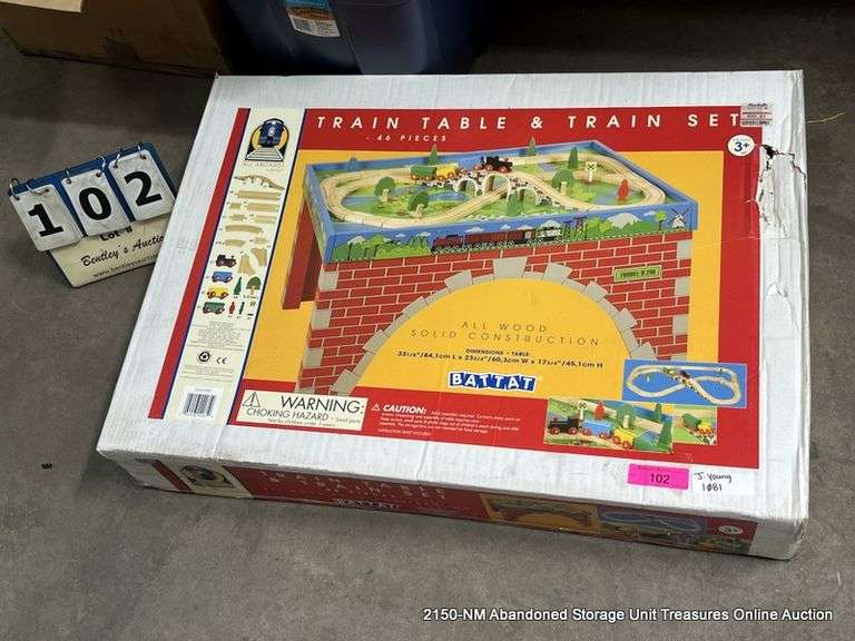 BATTAT TRAIN TABLE & TRAIN SET 46 PIECES ALL WOOD CONSTRUCTION