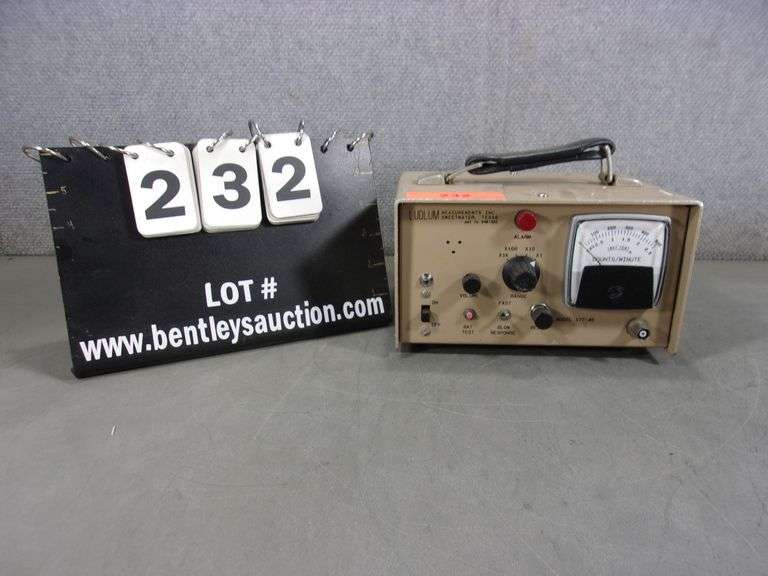 LUDLUM MEASUREMENTS MODEL 17745 GEIGER COUNTER/METER Bentley