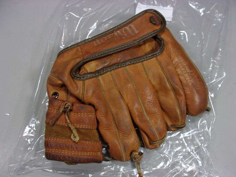 JIM GREENGRASS EARLY 1950'S WILSON BASEBALL GLOVE MADE IN USA, MODEL