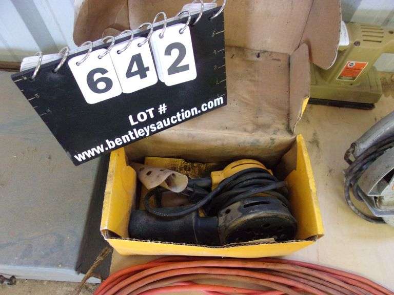 DEWALT 5" HEAVY DUTY RANDOM ORBIT PALM SANDER MODEL DW421 Bentley