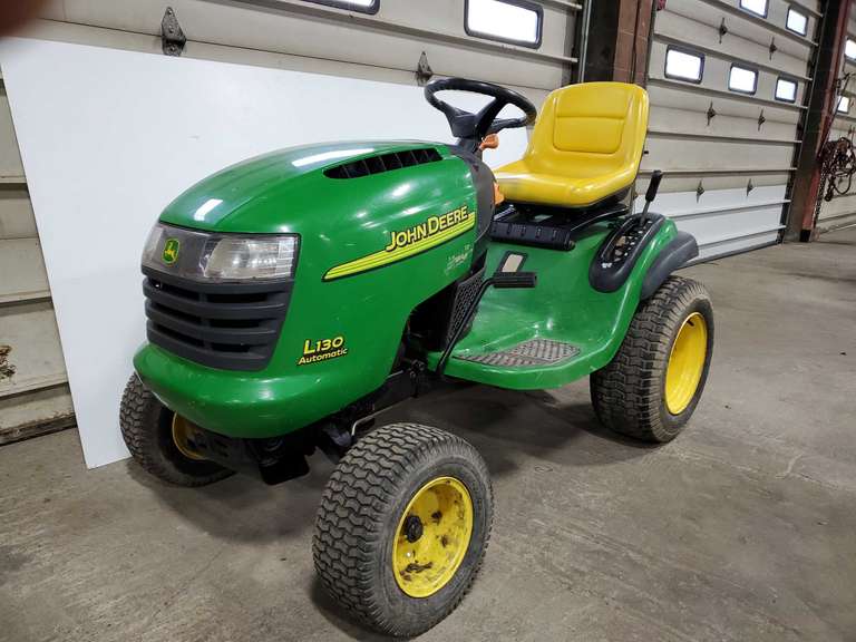 John Deere L130 Lawn Tractor w/Kohler Command 23 and only 925 hrs Bid
